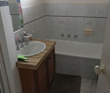 4 Grenda Court, Dandenong - Photo 3