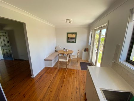 Dream Culburra Beach Retreat - Renovated modern 3 Bed, 1 Bath, 3 Car - Photo 2