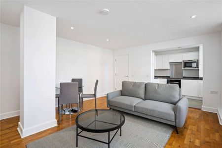 A bright one bedroom apartment set in a popular development. - Photo 2