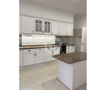 3 bedroom luxury Flat for rent in Santa Catarina, Misericórdia, Lisbon - Photo 5