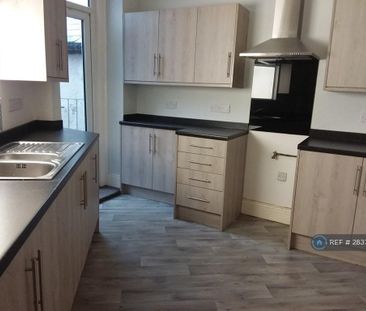 4 bedroom maisonette to rent - Photo 6