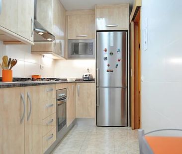 Carrer de lEncarnació, Barcelona, Catalonia - Photo 2