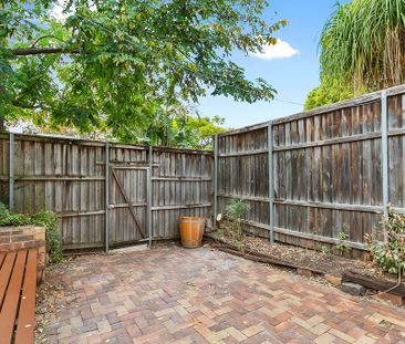 Charming two bedroom North Newtown terrace - Photo 5