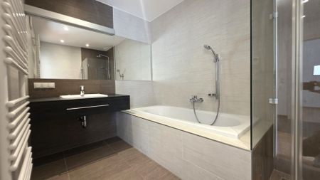 Super-schicke Neubauwohnung direkt am Hunyadi Schlosspark - Photo 5