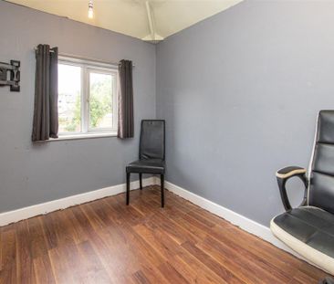3 bed House - Semi-Detached To Let - Photo 2