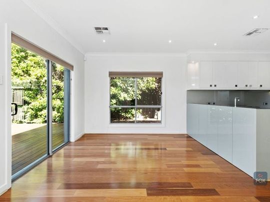 Suits your style - Photo 1