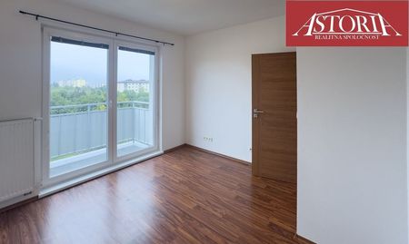 Nadštandardný 3-izbový byt s 2 balkónmi | pešia dostupnosť centra | Martin - Fotografia 2