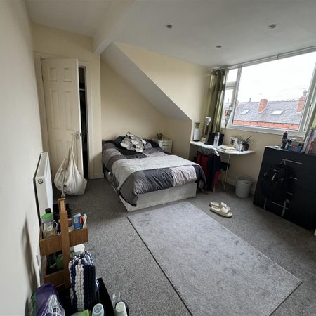 5 bedroom terraced house to rent - Photo 3