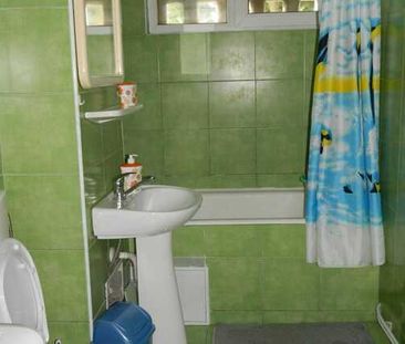 Apartament 4 camere, decomandat, 75 mp, balcon, zona Complexului Nora - Photo 3