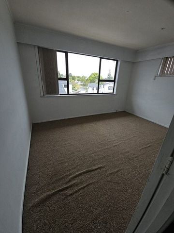 Spacious 3-Bedroom Home in Manurewa - Photo 4