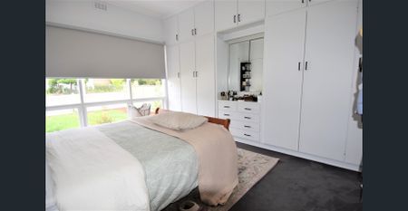 RENOVATED THREE BEDROOM HOME IN ALFREDTON - Photo 5