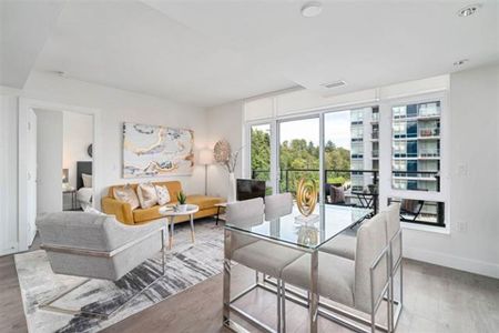Stunning 2 bed + flex PENTHOUSE with massive rooftop patio! - Photo 3
