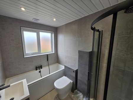 2 bedroom semi-detached house to rent - Photo 5