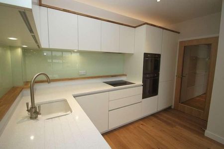 Cowleaze Road, Kingston Upon Thames, KT2 - Photo 2