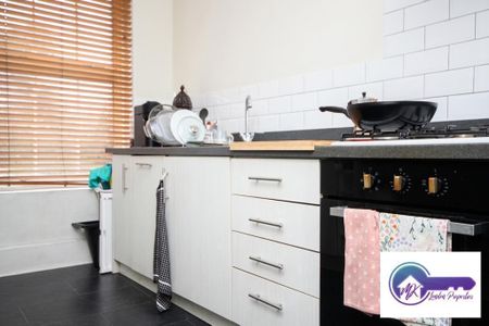 3 Bedroom Flat To Rent - Photo 2