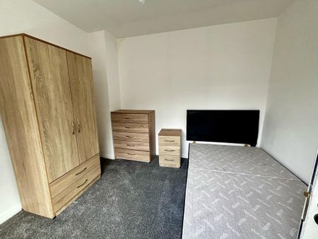 6 bedroom terraced house to rent - Photo 2