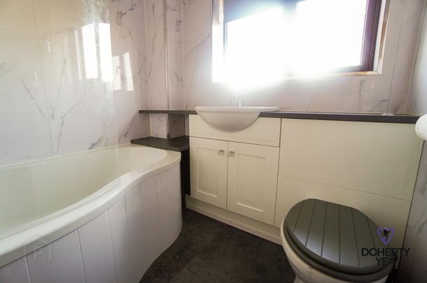 8 Chilton Road, Carrickfergus, BT38 7JT - Photo 1