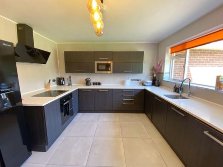3 bedroom Bungalow To Let Total Size: 1642 SQ FT - Photo 4