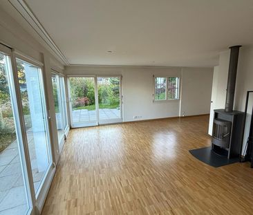 2.5-Zimmer-Gartenwohnung mit Seesicht und grosser Terrasse - Foto 1