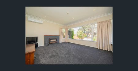 Renovated & Spacious Three-Bedroom Home in Prime Burwood Location - Photo 4