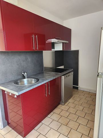 À LOUER / Bel appartement 4 pièces avec parking et cave rue de Taissy ! - Photo 3