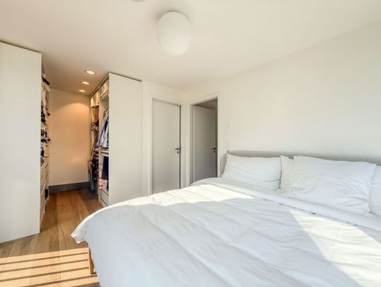 WITH INTEGRATED AIR CONDITIONING – Large 4.5-room apartment with 130m² PPE – Terrace of 25m² - Photo 1