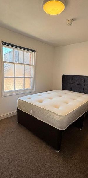 1 bedroom in a house share to rent - Photo 1