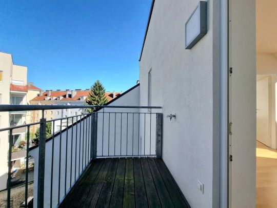 Traumhaftes Dachgeschoß-Refugium in St. Pölten - Großzügig, gepflegt und mit Balkon! - Foto 1