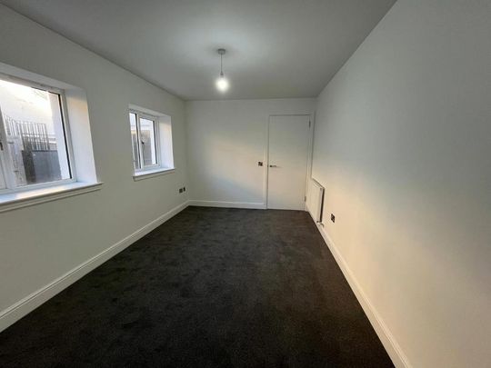 4 bedroom terraced house to rent - Photo 1