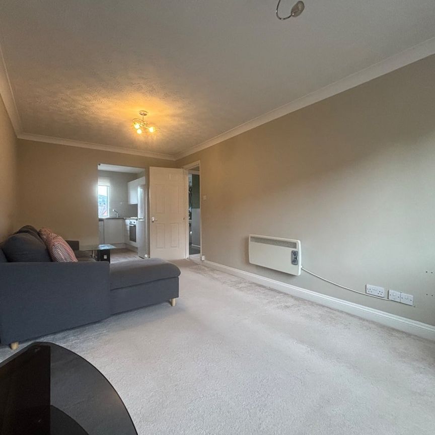 2 Bed Flat, Greys Court, RG1 - Photo 1