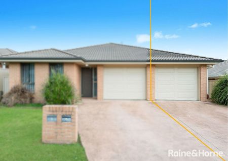 Charming 2 Bedroom Duplex - Photo 4