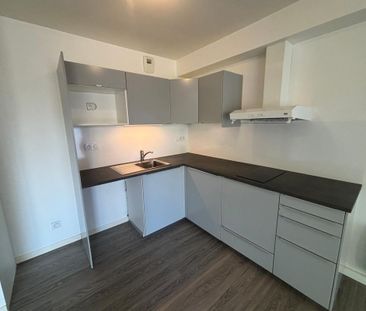 Location Appartement 2 pièces 41m² AIRE SUR L ADOUR 40800 - Photo 4