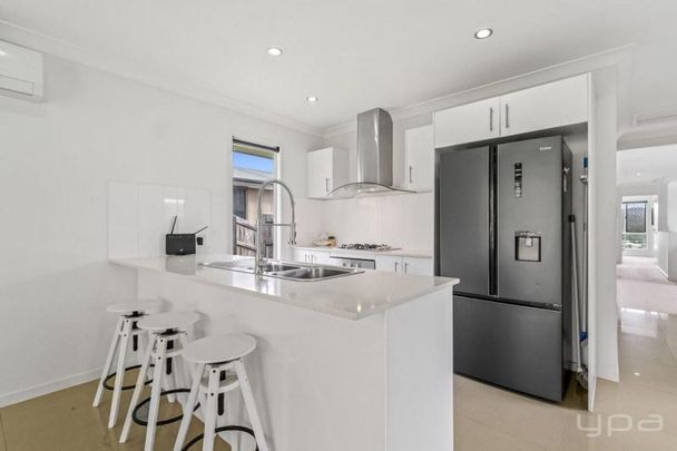 Discover Modern Living in Pimpama - Photo 1