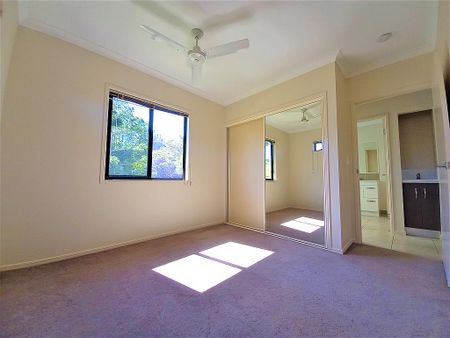 Family Home in the Heart of Eumundi - Photo 5