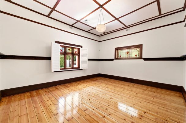 Grand and elegant haven in a prized pocket of Hawthorn - Photo 1