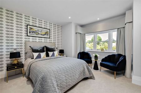 Situated in the heart of Oxshott village, providing modern family living space in a gated enclave. - Photo 5