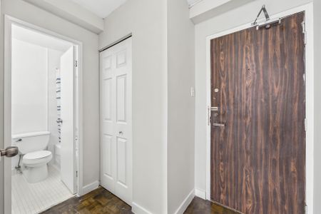 For Lease - 2360 Dundas Street Unit# 2816B, Toronto, Ontario - Photo 3