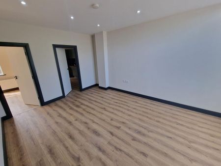 2 bedroom flat to rent - Photo 4