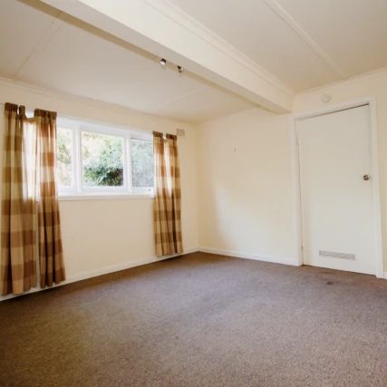 4 Bed, 2 Bath - Photo 1