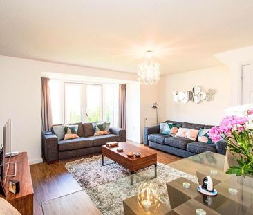 4 bedroom semi-detached house to rent - Photo 3