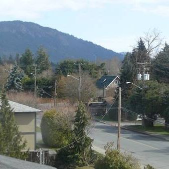 Renovated 2bdm, 3rd floor, views, 895 sq.ft, $1495 - Photo 3