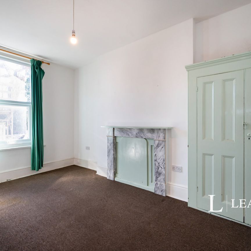 2 bedroom flat to rent Elphinstone Road, Southsea - Photo 1