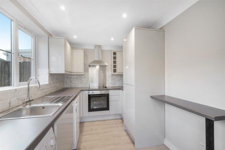 House To Let - Photo 2