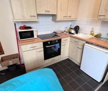 Studio to rent - Photo 3