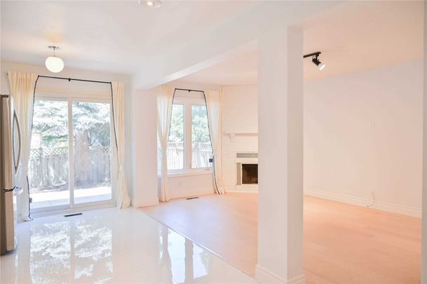 For Lease - 8 Samantha Circle, Richmond Hill, Ontario - Photo 1