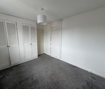 18 Hillmount Gardens, Larne, BT40 1TF - Photo 3