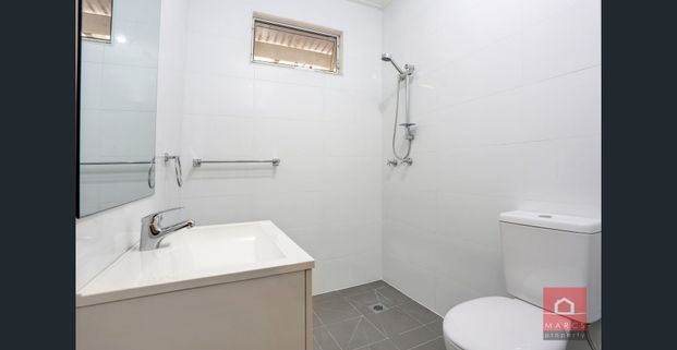 Spacious 3 Bedroom Family Home - Photo 1