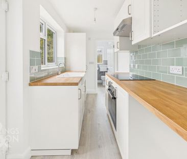 2 bedroom semi-detached bungalow to rent - Photo 6