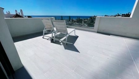 Duplex Penthouse in Estepona - Photo 5