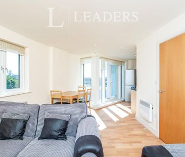 2 bedroom flat to rent - Photo 5